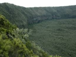A second picture of Mt. Longonot crater